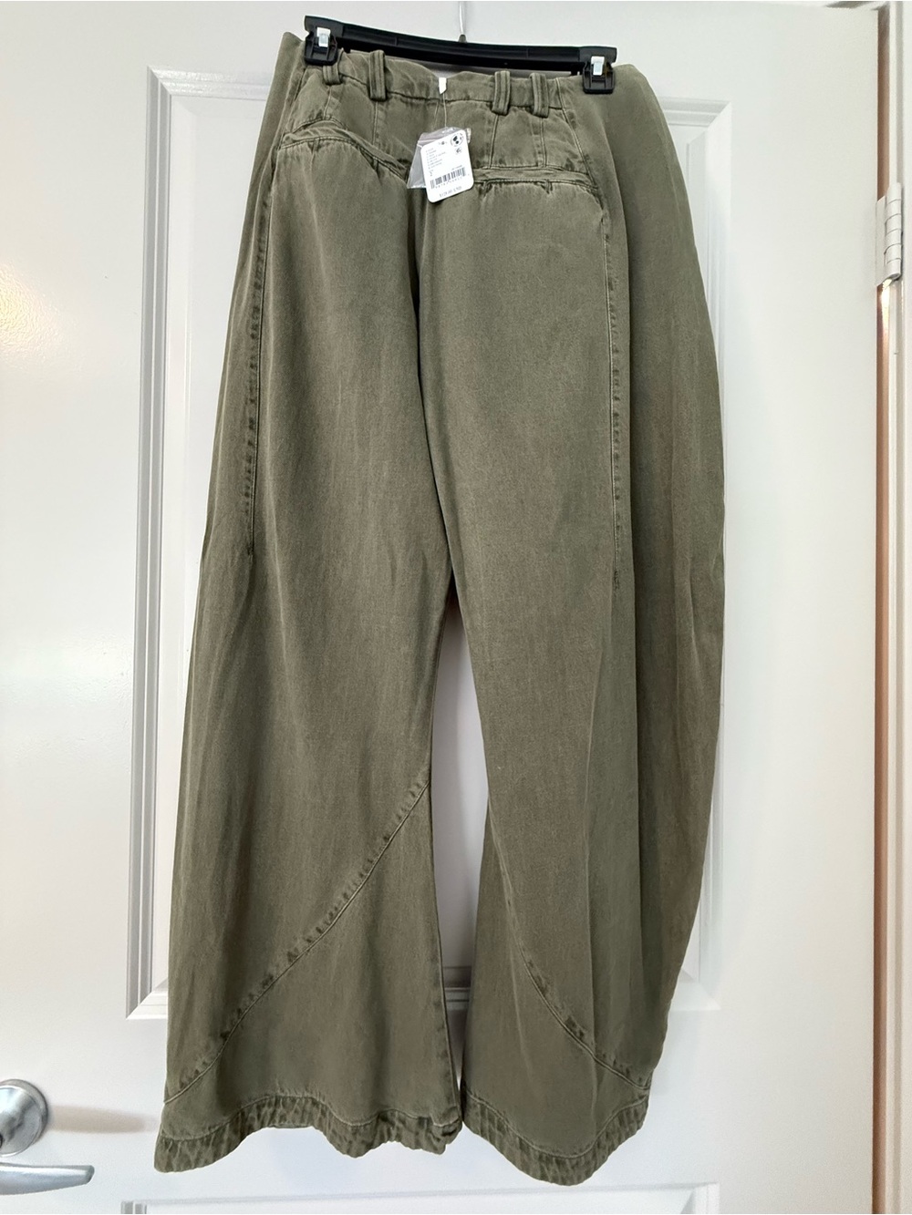 Free People Spotlight Barrel Chino Trousers in Dusty Olive - Picture 5 of 7